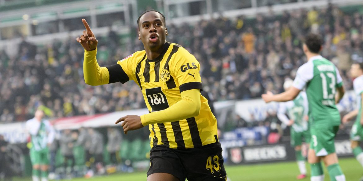 Frag Comunio: Welche BVB-Youngster lohnen sich 2023/24? Welcher Top-Stürmer muss gehen?
